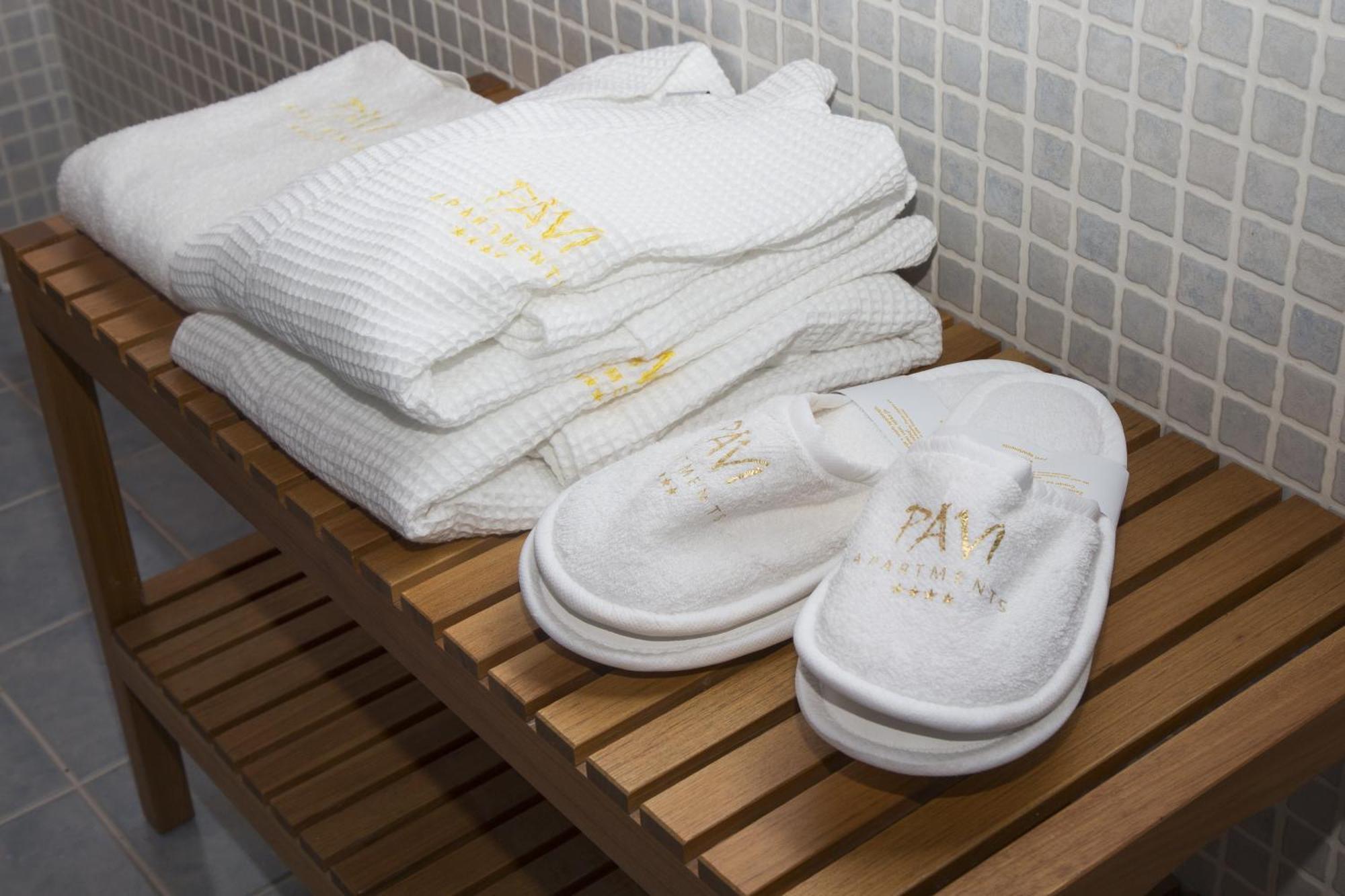 Pavi Apts Ljubljana - Private Rooftop Swimming Pool Стая снимка